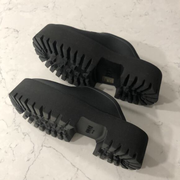 Gucci Platform Perforated GG Sandal Lug Sole Rubber Slides Closed Toe Black - Picture 10 of 16